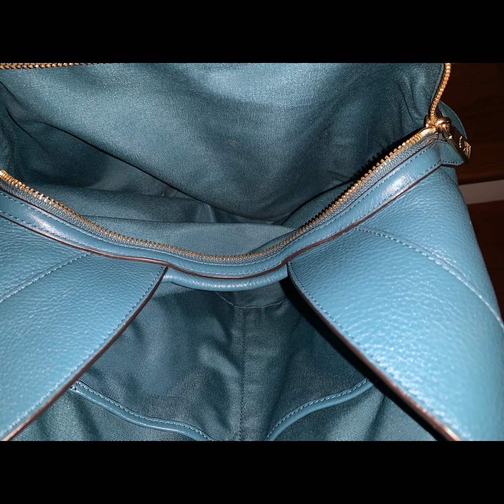 Coach Purse -Fall - Picture 4 of 5